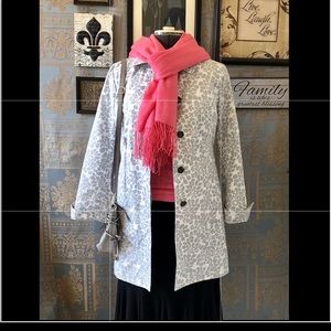 Eddie Bauer Gray/white leaf design raincoat Sz S